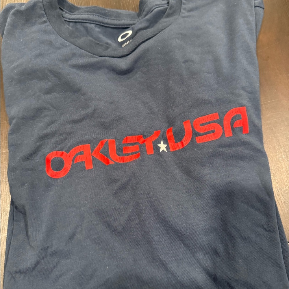 Oakley Large Men's Black T-Shirt